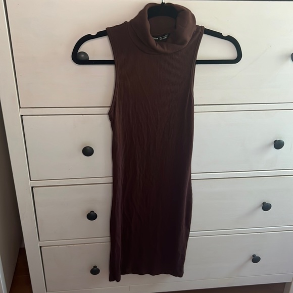 Turtle Neck Ribbed Dress - Picture 3 of 4